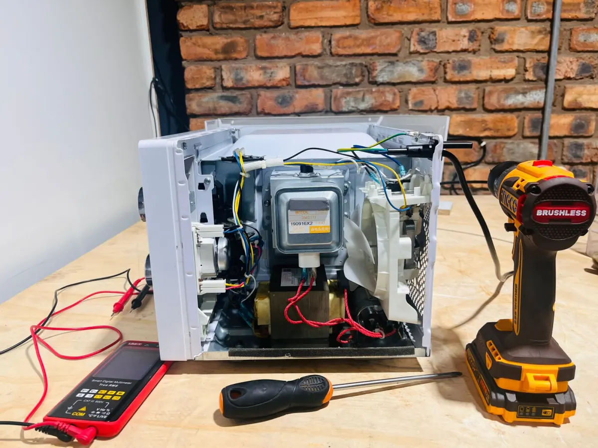 Microwave Repairs Benoni service image 1